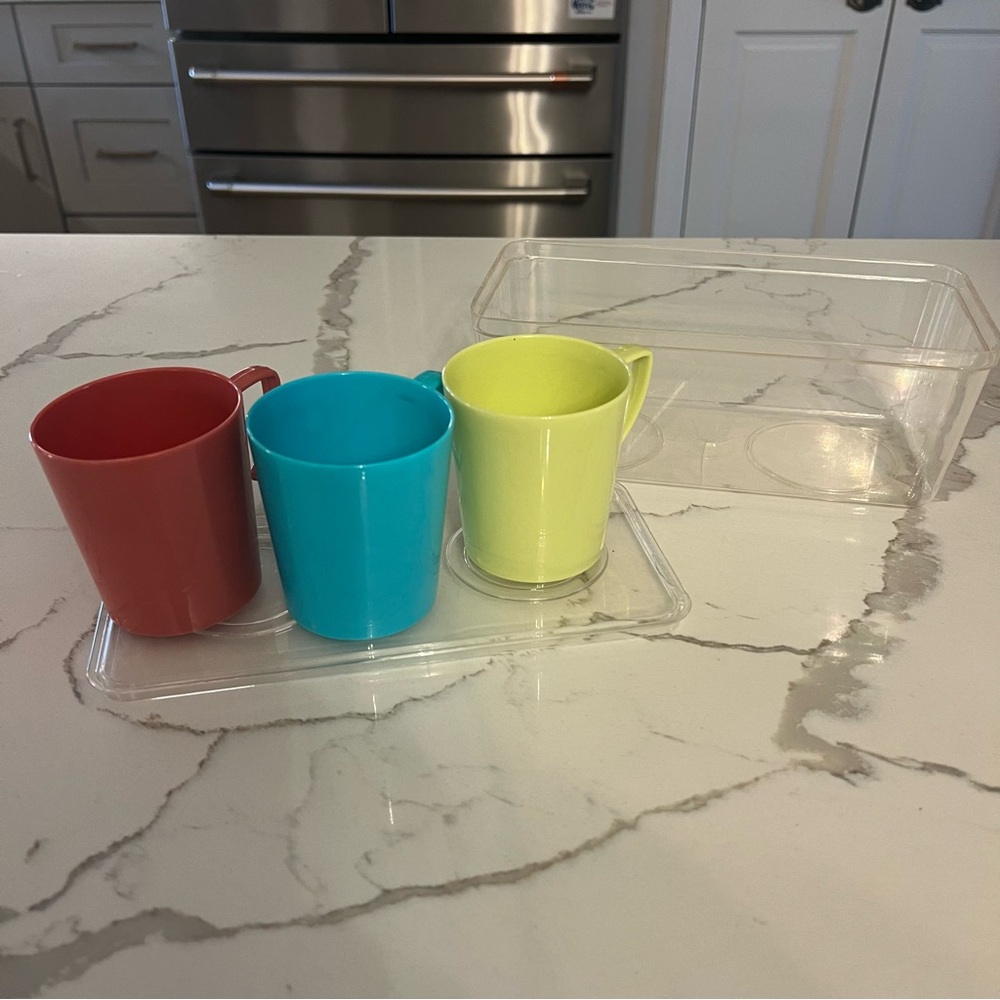 Vintage Gothamware 1950’s PICNIC SET  5 Cup pastel plastic pink aqua Yellow  MCM